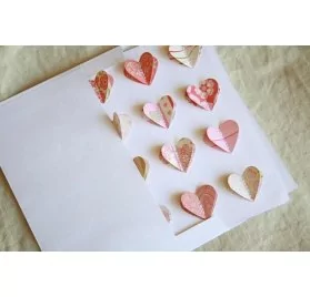 IDEES CREATIVES : Tuto : Réaliser une carte coeurs, par Madiwi
