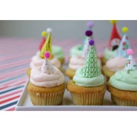IDEES CREATIVES : Tuto : Réaliser des chapeaux à cupcakes, par Madiwi