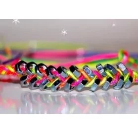 IDEES CREATIVES : Tuto : Réalisez un bracelet scoubidou, par Madiwi