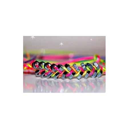 IDEES CREATIVES : Tuto : Réalisez un bracelet scoubidou, par Madiwi