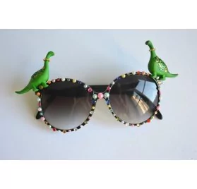 IDEES CREATIVES : Tuto : Réaliser des lunettes de soleil funky, par The Camelia