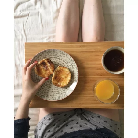 Tuto : Réaliser un support pour ordinateur portable ou plateau petit dej, par Charlotte
