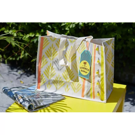 IDEES CREATIVES : Tuto - Customisation de sacs de vacances - Le sac en toile - Le sac en toile - Le sac avec l'étiquette en bois