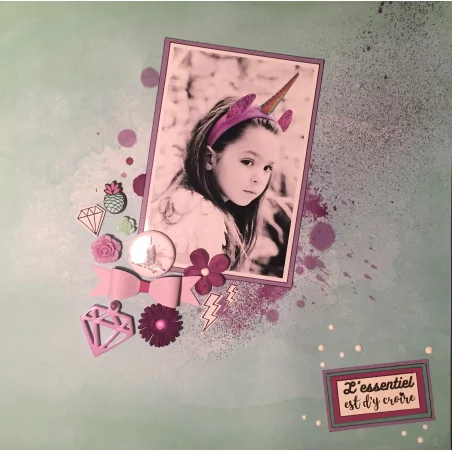 IDEES CREATIVES : Tuto : Créer une page avec les tampons transparents Licorne Power de MISS CREA, par Laetitia B