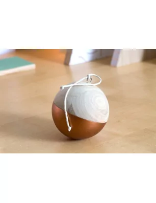 IDEES CREATIVES : Décoration sobre dans un espace très contemporain - La boule en bois