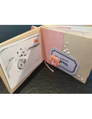 IDEES CREATIVES : Tuto : Réalisez un album livre de naissance de la planche MES P'TITS SOUVENIRS de MISS CREA, par Laetitia B