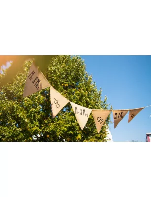DECORATION DE FETES : Guirlande de fanions en jute 'Hotex' Mr et Mme 145 cm