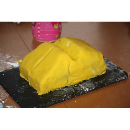 Tuto - Réaliser un gâteau "Voiture de Oui-Oui" avec un décor en pâte à sucre